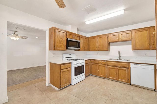 2151 S Bardell Avenue, Fresno, CA 93706