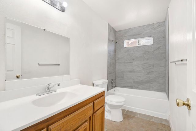 2151 S Bardell Avenue, Fresno, CA 93706