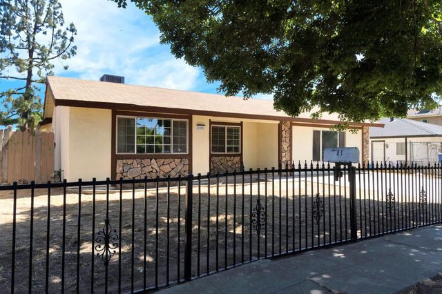 2151 S Bardell Avenue, Fresno, CA 93706