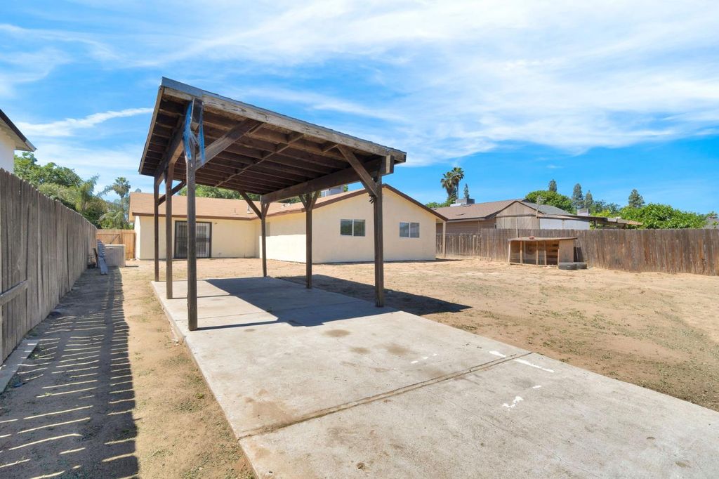 Image 26 of property listing at 2151 S Bardell Avenue, Fresno, CA 93706