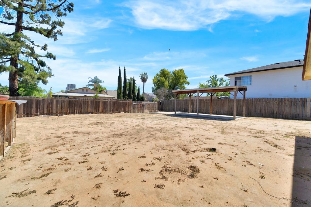 Image 28 of property listing at 2151 S Bardell Avenue, Fresno, CA 93706