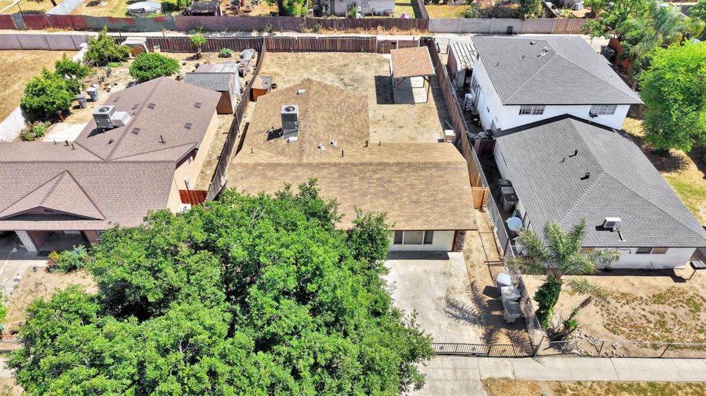 Image 31 of property listing at 2151 S Bardell Avenue, Fresno, CA 93706