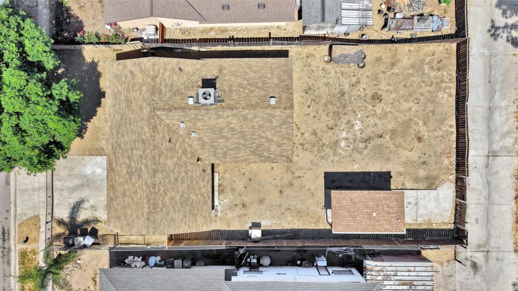 Image 32 of property listing at 2151 S Bardell Avenue, Fresno, CA 93706