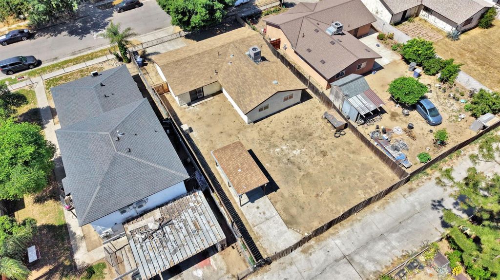 Image 33 of property listing at 2151 S Bardell Avenue, Fresno, CA 93706