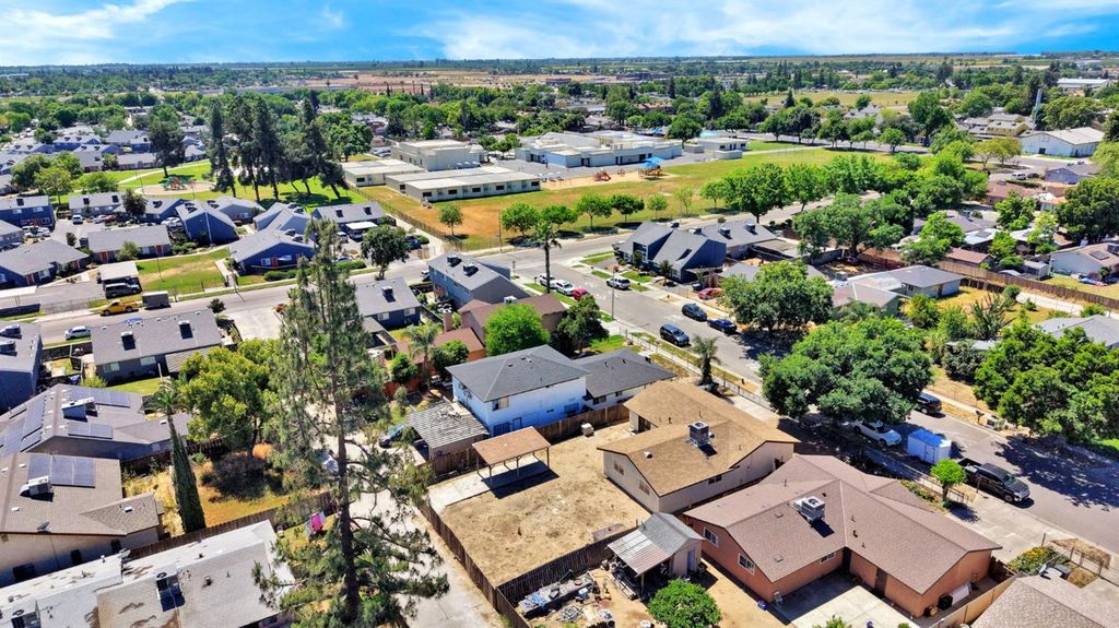Image 35 of property listing at 2151 S Bardell Avenue, Fresno, CA 93706