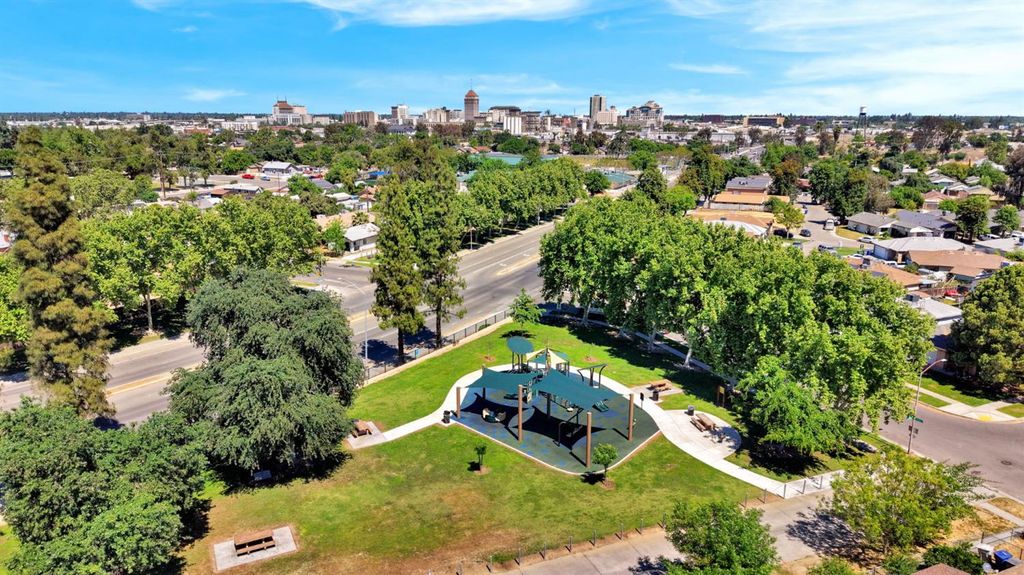 Image 37 of property listing at 2151 S Bardell Avenue, Fresno, CA 93706