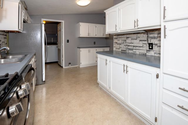 5074 Woodward, Coloma, MI 49038