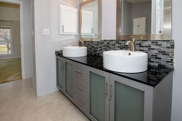 5074 Woodward, Coloma, MI 49038