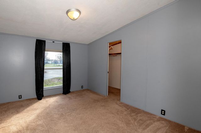 5074 Woodward, Coloma, MI 49038