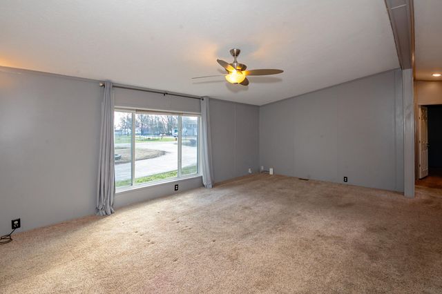 5074 Woodward, Coloma, MI 49038