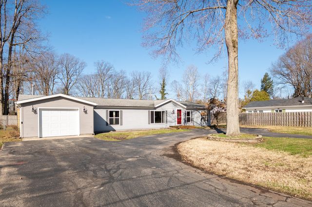 5074 Woodward, Coloma, MI 49038