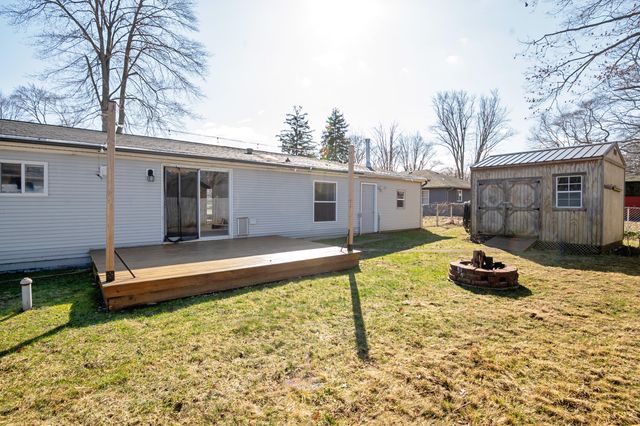 5074 Woodward, Coloma, MI 49038