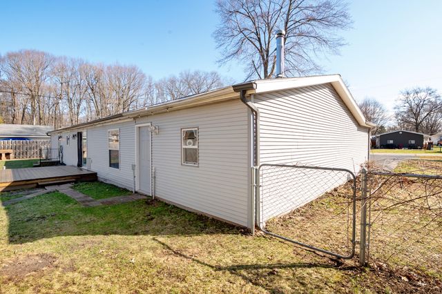 5074 Woodward, Coloma, MI 49038