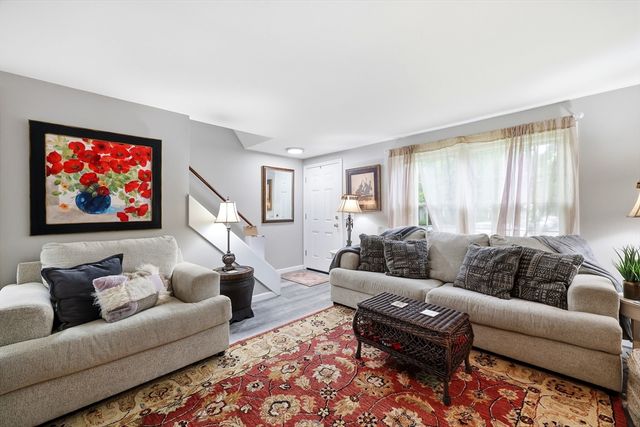 29 Plantation Dr 29, Agawam, MA 01001