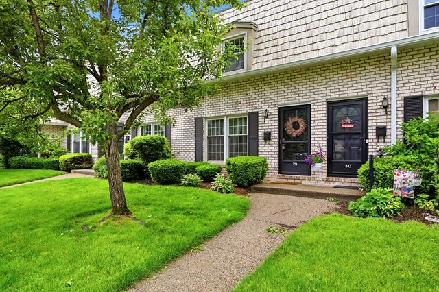 29 Plantation Dr 29, Agawam, MA 01001