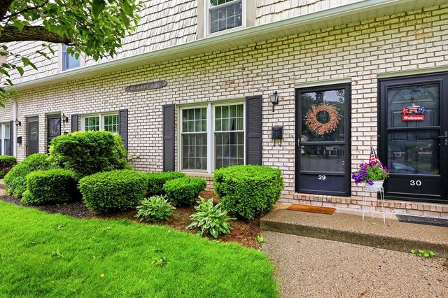29 Plantation Dr 29, Agawam, MA 01001