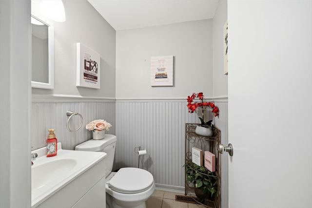29 Plantation Dr 29, Agawam, MA 01001