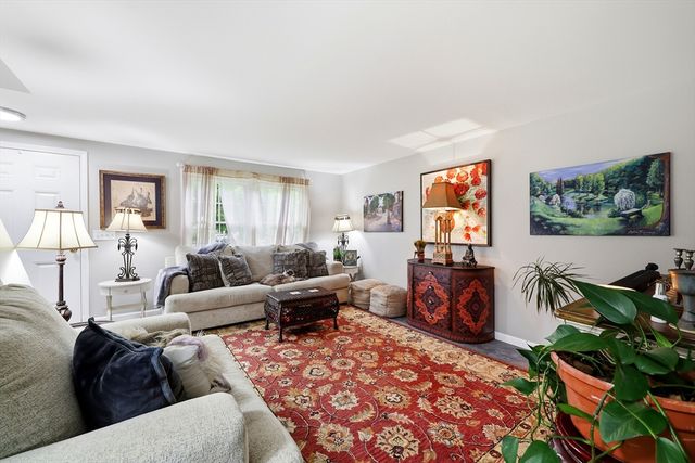 29 Plantation Dr 29, Agawam, MA 01001