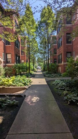 5024 N Winthrop Avenue 2E, Chicago, IL 60640