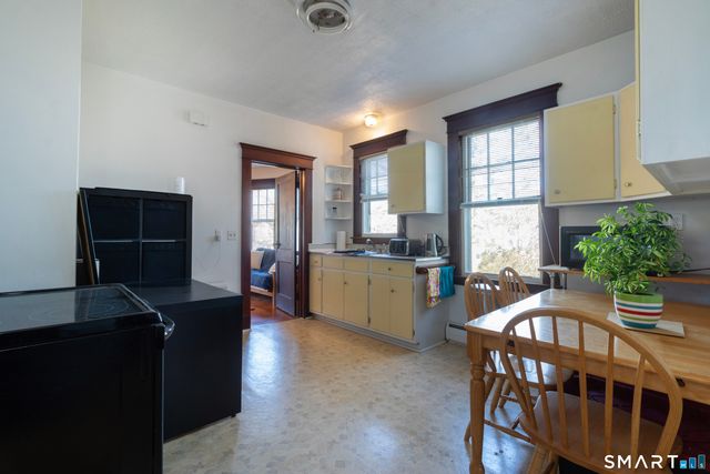 61 Home Place, Branford, CT 06405