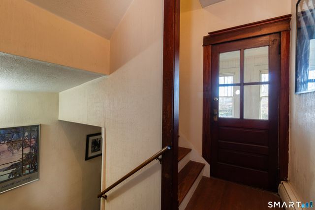 61 Home Place, Branford, CT 06405