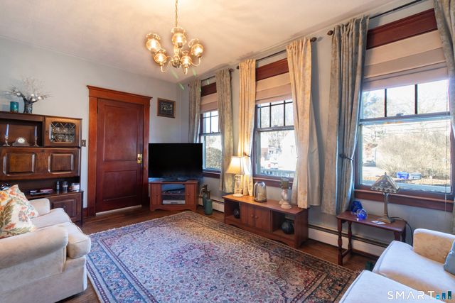 61 Home Place, Branford, CT 06405