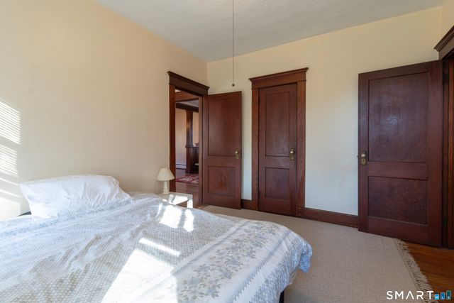 61 Home Place, Branford, CT 06405