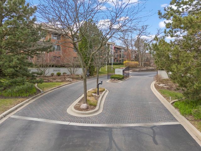 3525 S Cass Court 418, Oak Brook, IL 60523