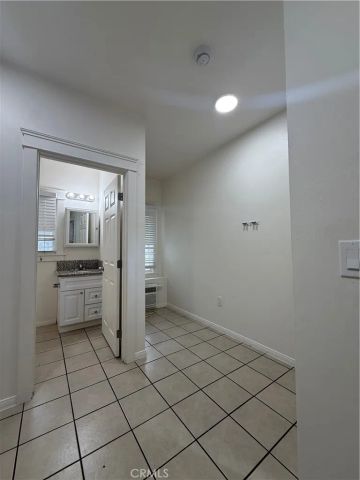 718 Chestnut Avenue 15, Long Beach, CA 90813