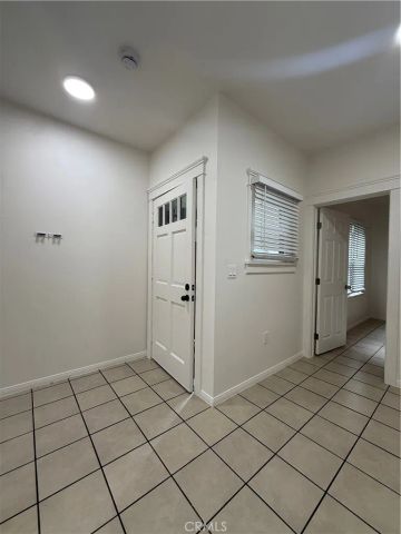718 Chestnut Avenue 15, Long Beach, CA 90813