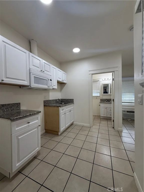 718 Chestnut Avenue 15, Long Beach, CA 90813