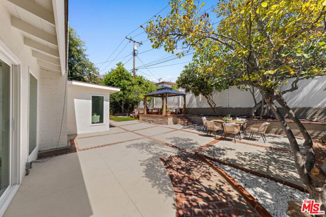1180 Coronet Avenue, Pasadena, CA 91107