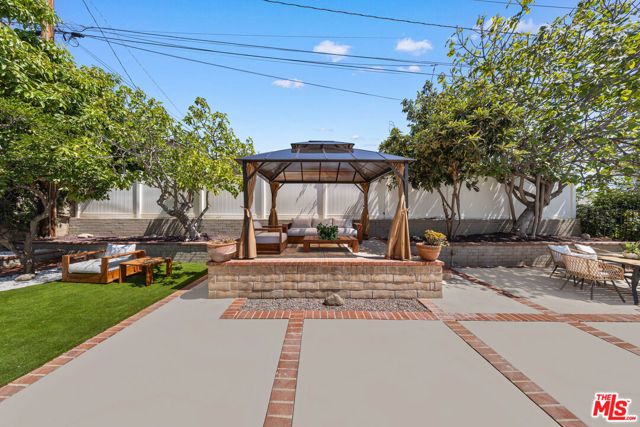 1180 Coronet Avenue, Pasadena, CA 91107