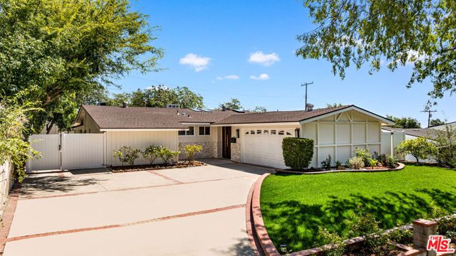 1180 Coronet Avenue, Pasadena, CA 91107
