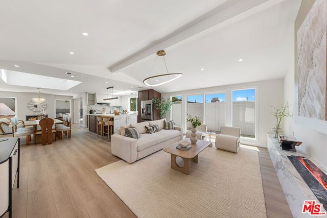 1180 Coronet Avenue, Pasadena, CA 91107