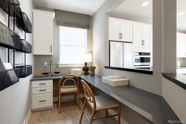 693 Gretchen Lane, Saline, MI 48176