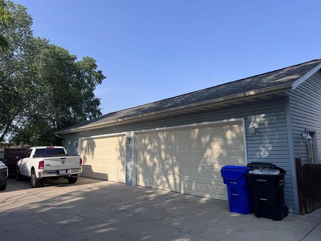 208 E CALUMET STREET, Appleton, WI 54915
