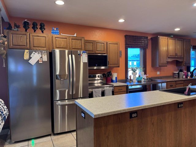 208 E CALUMET STREET, Appleton, WI 54915