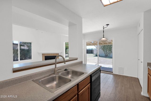 6801 W KINGS Avenue, Peoria, AZ 85382