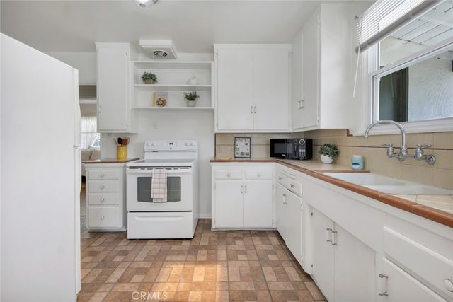 400 University Avenue, Burbank, CA 91504