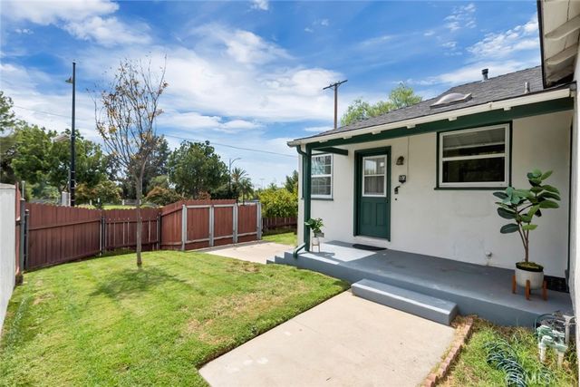 400 University Avenue, Burbank, CA 91504