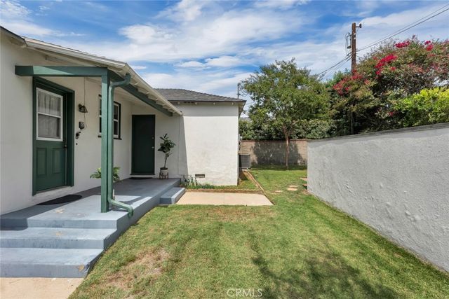 400 University Avenue, Burbank, CA 91504
