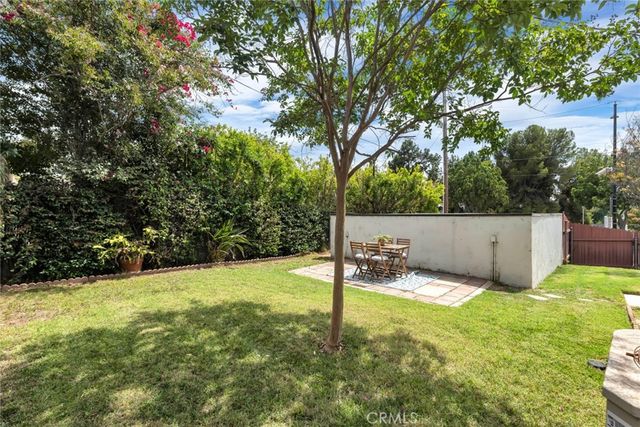 400 University Avenue, Burbank, CA 91504