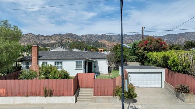 400 University Avenue, Burbank, CA 91504