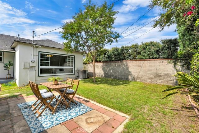 400 University Avenue, Burbank, CA 91504