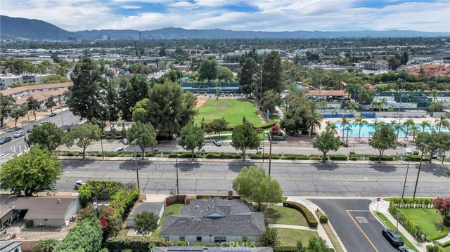 400 University Avenue, Burbank, CA 91504