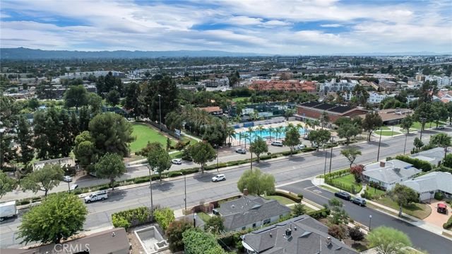 400 University Avenue, Burbank, CA 91504