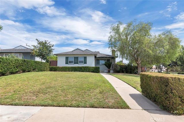 400 University Avenue, Burbank, CA 91504