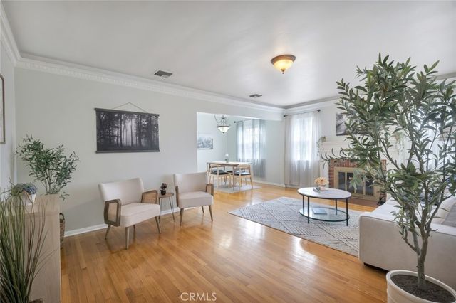 400 University Avenue, Burbank, CA 91504