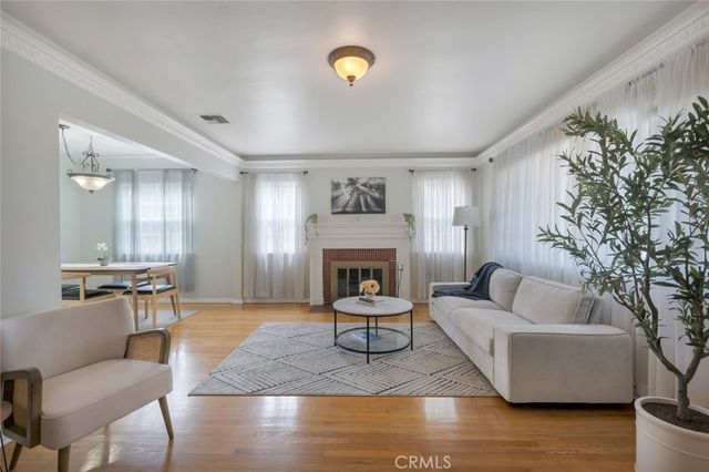 400 University Avenue, Burbank, CA 91504